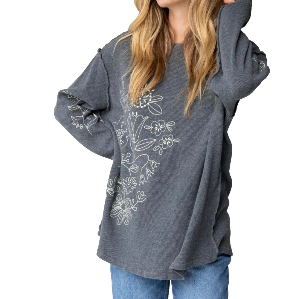 Natural Life Adia Floral Embroidered Thermal Tee Gray